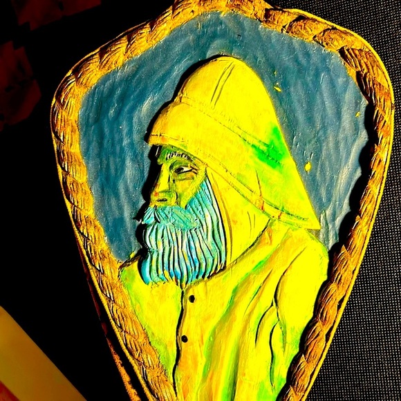 Vintage Bellows Hand-Carved & Painted Fisherman – Nautical Decor - Picture 3 of 9